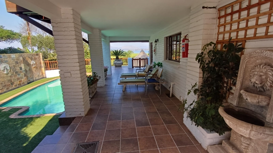 6 Bedroom Property for Sale in Kosmos North West
